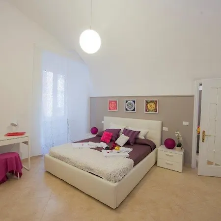 Lhostin Colosseum 174 Apartman Róma